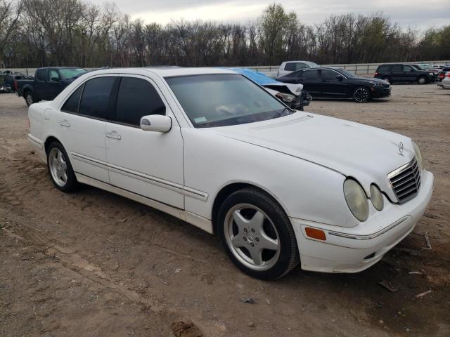 WDBJF65J31B248383 - 2001 MERCEDES-BENZ E 320 WHITE photo 4