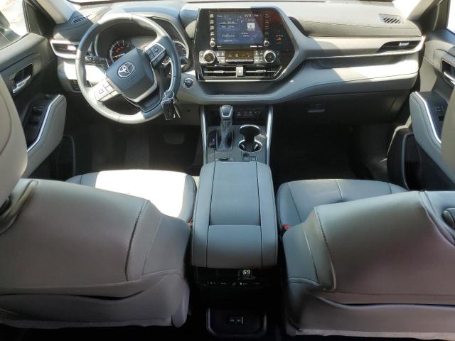 5TDGZRAH3NS131604 - 2022 TOYOTA HIGHLANDER XLE 银色 照片 8