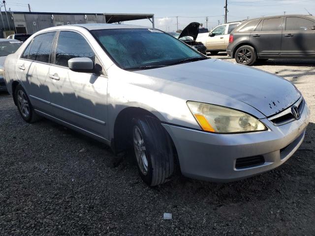 1HGCM56747A044110 - 2007 HONDA ACCORD EX SILVER photo 4