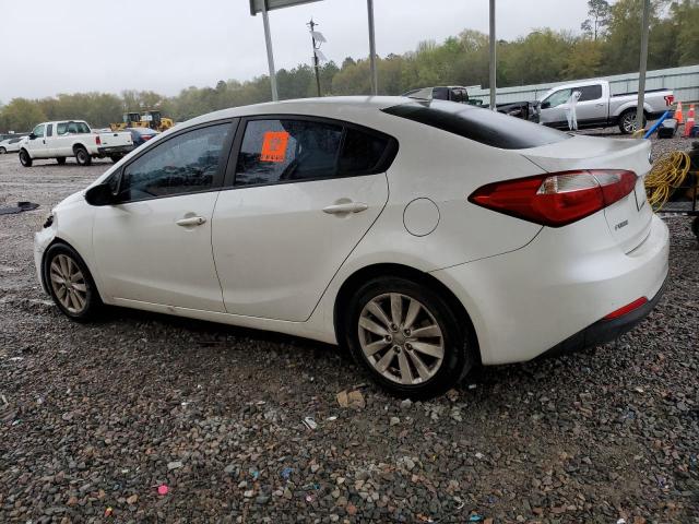 KNAFX4A66F5275333 - 2015 KIA FORTE LX WHITE photo 2