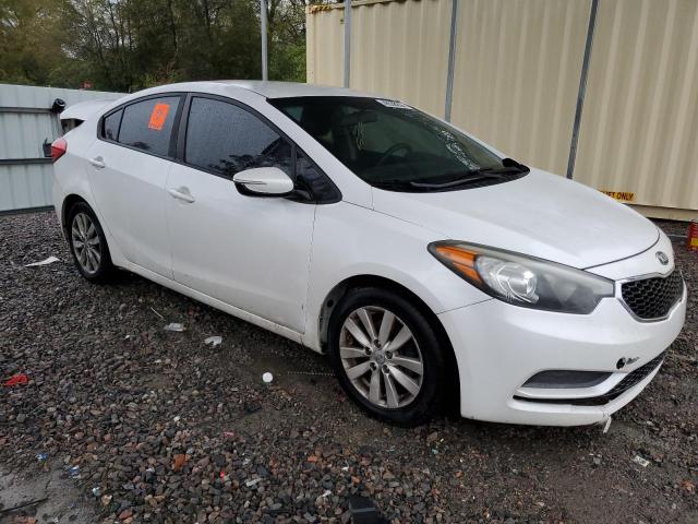 KNAFX4A66F5275333 - 2015 KIA FORTE LX WHITE photo 4