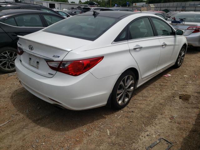 5NPEC4AB2DH690122 - 2013 HYUNDAI SONATA SE WHITE photo 4