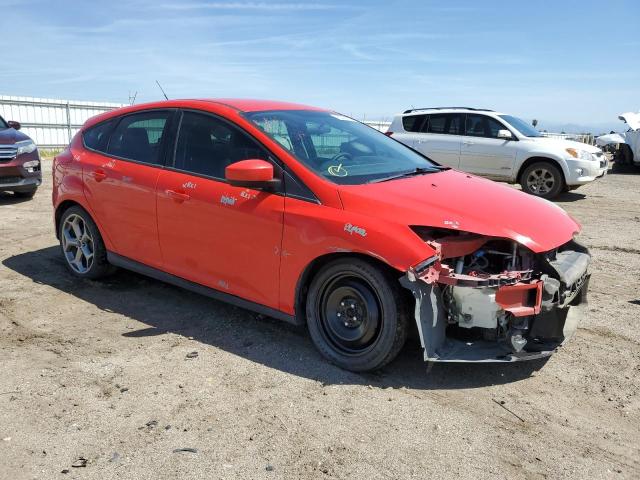 1FAHP3K2XCL175623 - 2012 FORD FOCUS SE RED photo 4