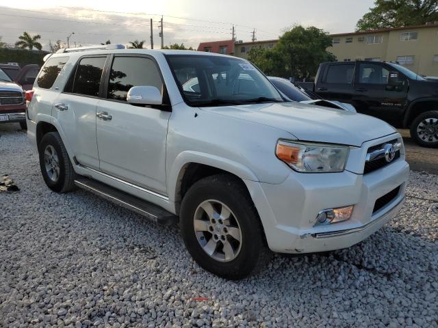 JTEBU5JR1C5107908 - 2012 TOYOTA 4RUNNER SR5 WHITE photo 4