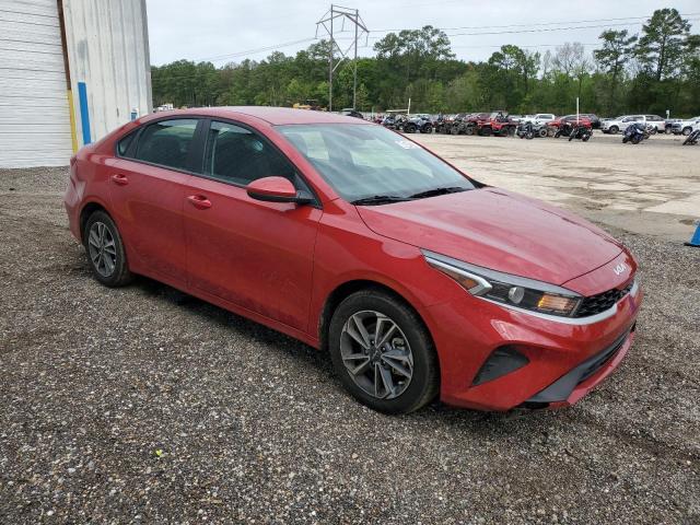 3KPF24AD3RE702587 - 2024 KIA FORTE LX RED photo 4