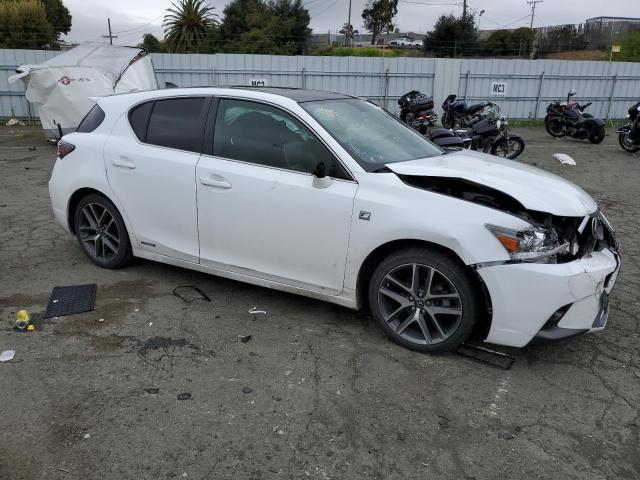 JTHKD5BH5H2295141 - 2017 LEXUS CT 200 WHITE photo 4