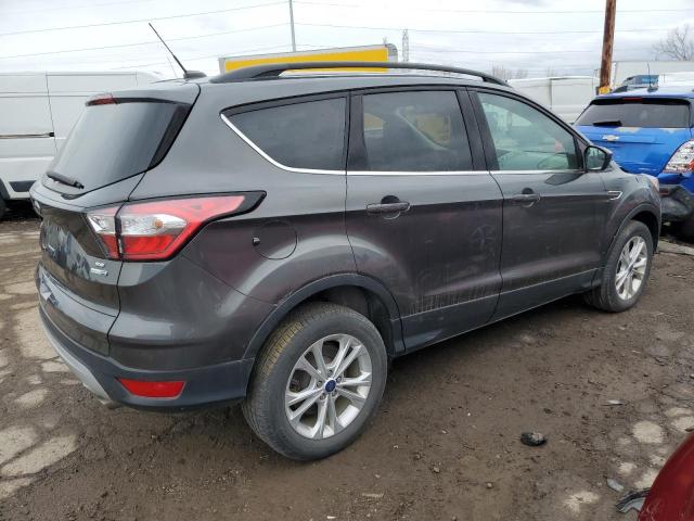 1FMCU9GD1JUC57964 - 2018 FORD ESCAPE SE GRAY photo 3