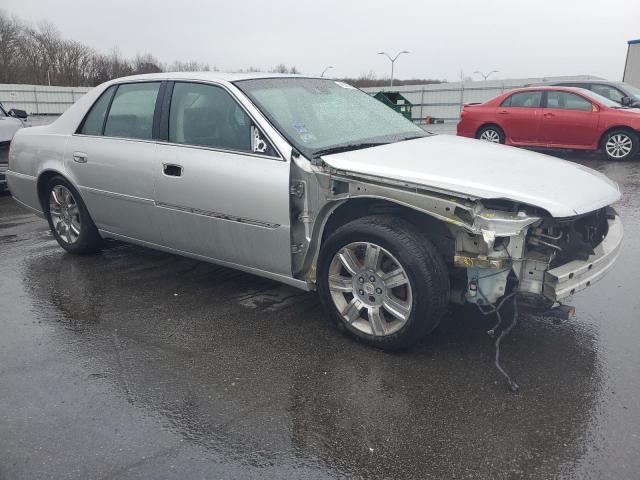 1G6KD57959U129942 - 2009 CADILLAC DTS SILVER photo 4