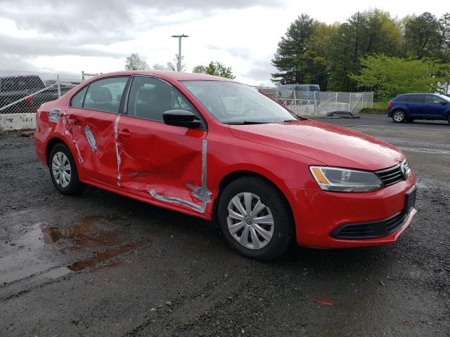 3VW2K7AJXDM266113 - 2013 VOLKSWAGEN JETTA BASE RED photo 4