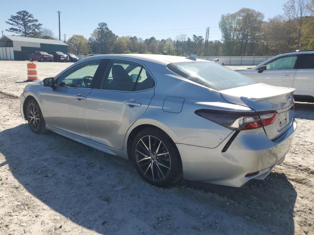 4T1G11BK4NU064392 - 2022 TOYOTA CAMRY SE SILVER photo 2