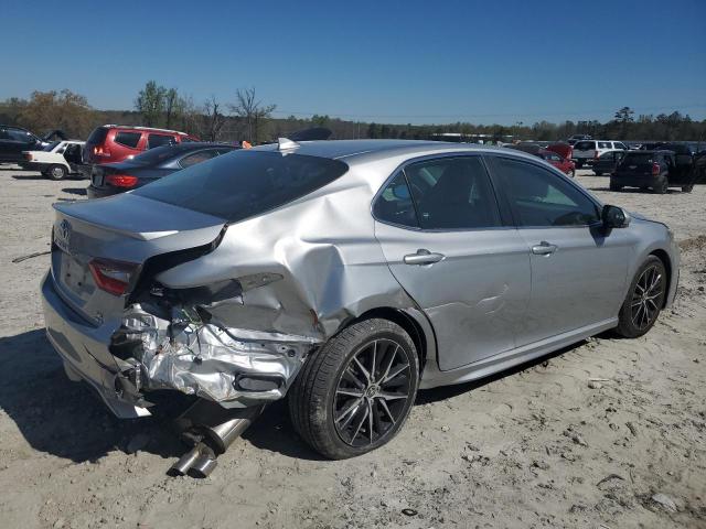 4T1G11BK4NU064392 - 2022 TOYOTA CAMRY SE SILVER photo 3