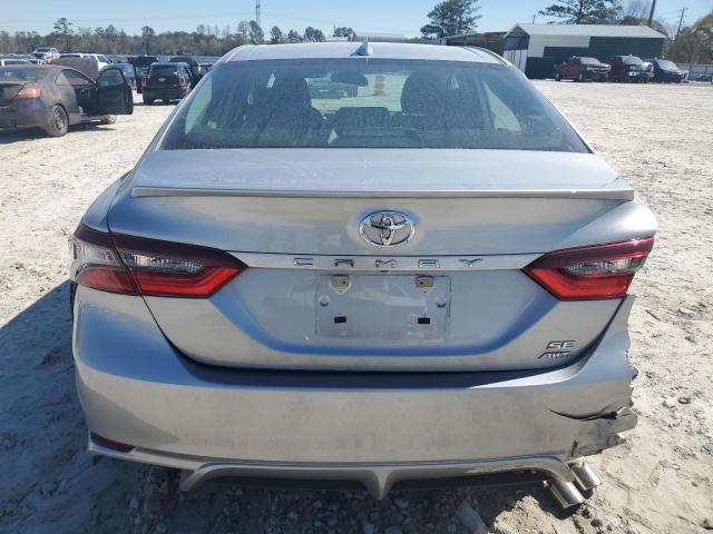 4T1G11BK4NU064392 - 2022 TOYOTA CAMRY SE SILVER photo 6