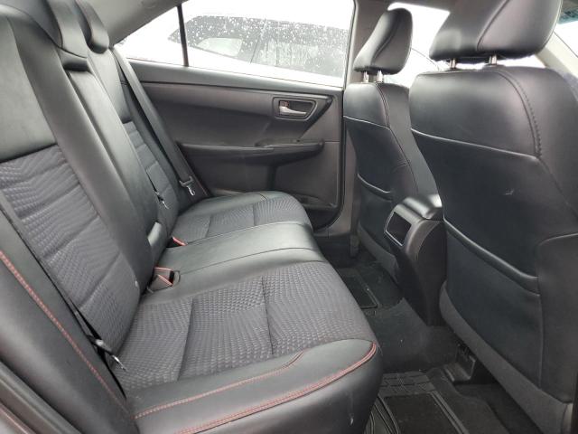 4T1BF1FKXFU096965 - 2015 TOYOTA CAMRY SE LE 灰色 照片 10