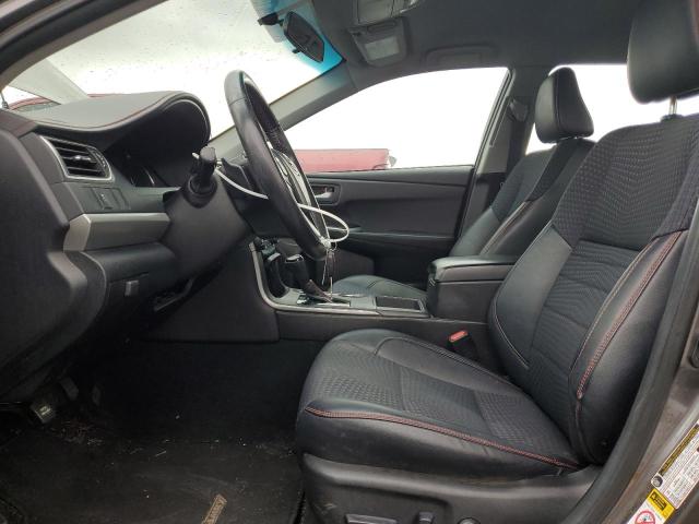 4T1BF1FKXFU096965 - 2015 TOYOTA CAMRY SE LE 灰色 照片 7