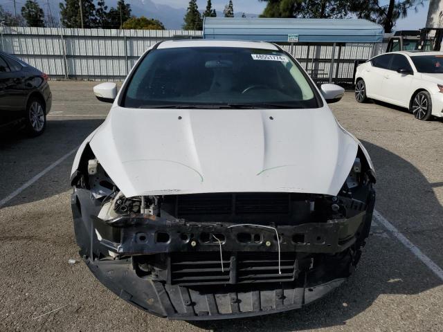 1FADP3K22GL392149 - 2016 FORD FOCUS SE WHITE photo 5