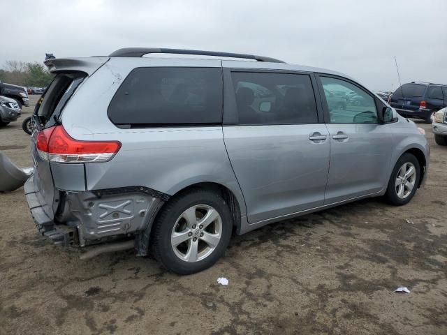 5TDKK3DC4CS178875 - 2012 TOYOTA SIENNA LE SILVER photo 3