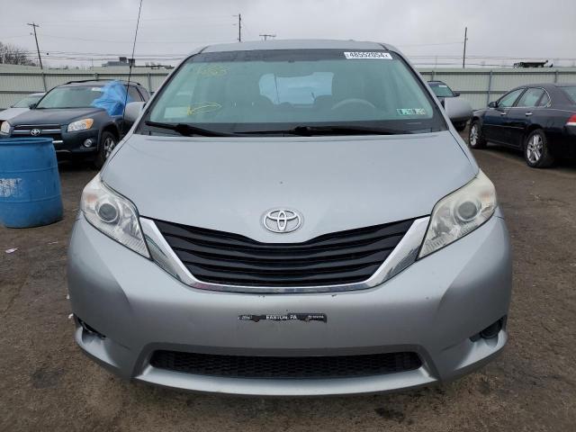 5TDKK3DC4CS178875 - 2012 TOYOTA SIENNA LE SILVER photo 5