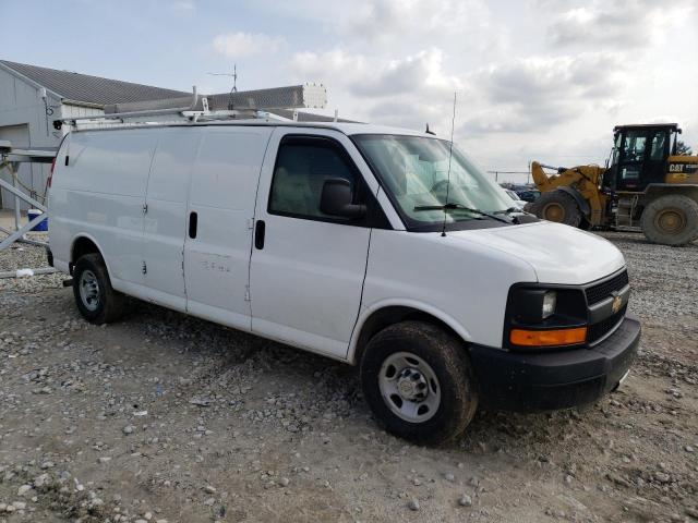 1GCWGGFA0E1111406 - 2014 CHEVROLET EXPRESS G2 WHITE photo 4