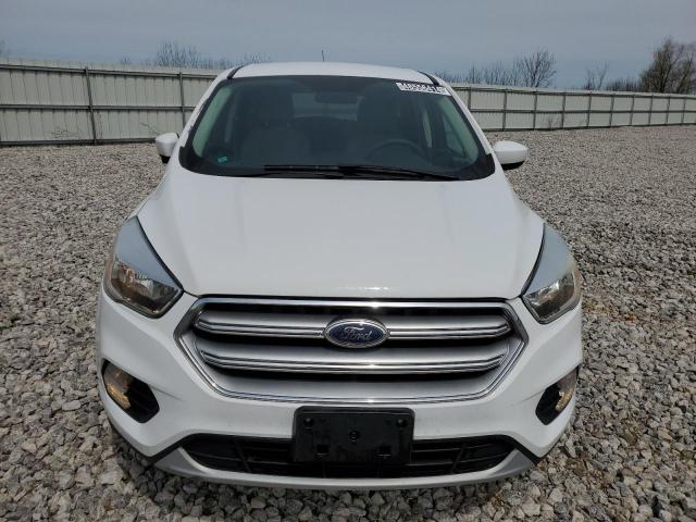 1FMCU9GD5HUB94300 - 2017 FORD ESCAPE SE WHITE photo 5