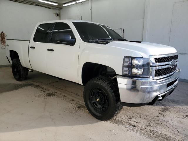 1GC1KVCG3BF241815 - 2011 CHEVROLET SILVERADO K2500 HEAVY DUTY WHITE photo 4