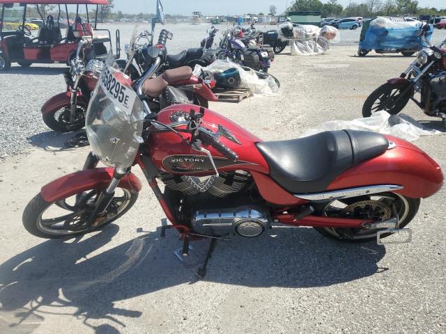 5VPXB36N7E3031993 - 2014 VICTORY MOTORCYCLES JACKPOT RED photo 3