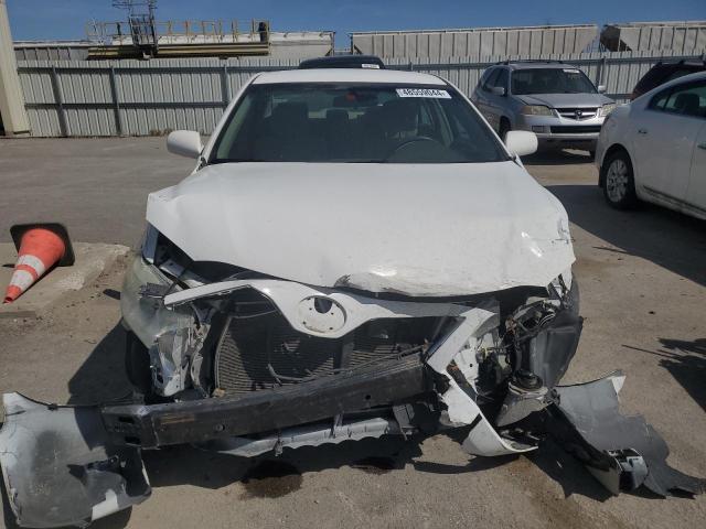 4T1BF3EK2BU748291 - 2011 TOYOTA CAMRY BASE WHITE photo 5