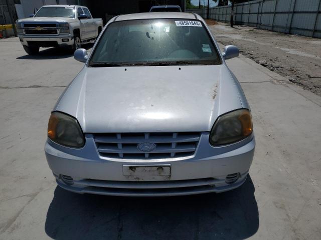 KMHCG45C25U669370 - 2005 HYUNDAI ACCENT GL SILVER photo 5