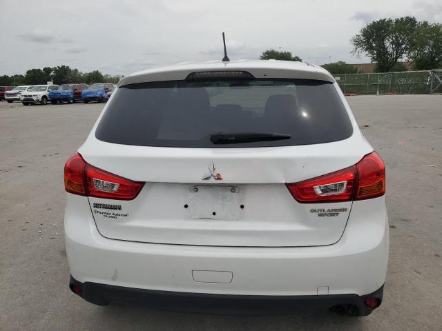 4A4AP3AU1FE019793 - 2015 MITSUBISHI OUTLANDER ES WHITE photo 6