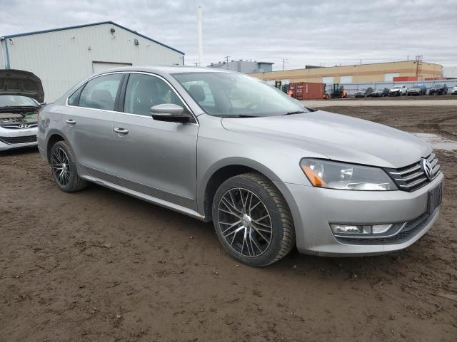 1VWBN7A31DC121357 - 2013 VOLKSWAGEN PASSAT SE SILVER photo 4