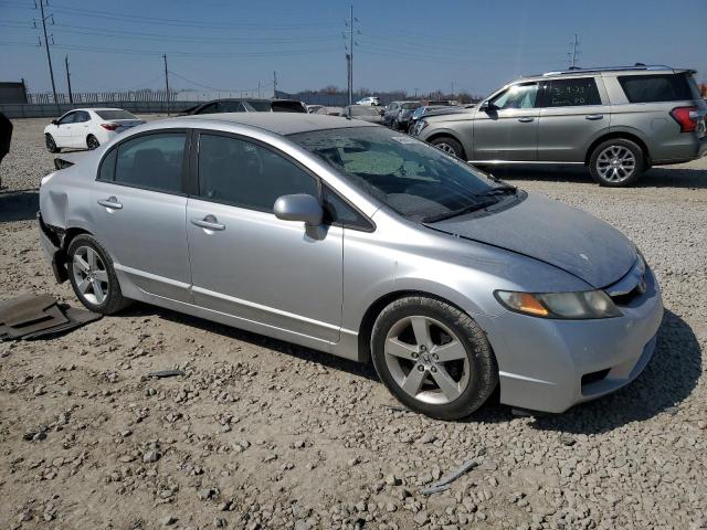 19XFA16639E021373 - 2009 HONDA CIVIC LX-S Gümüş fotoğraf 4