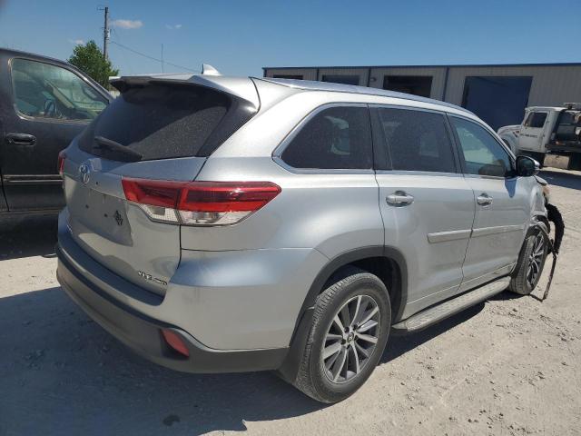 5TDJZRFH5HS398407 - 2017 TOYOTA HIGHLANDER SE GRAY photo 3