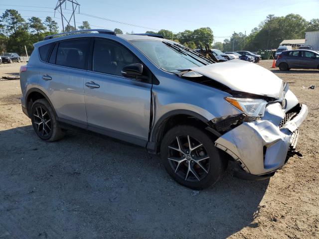 JTMNFREV5JD118035 - 2018 TOYOTA RAV4 SE SILVER photo 4