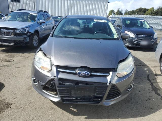 1FAHP3F24CL371552 - 2012 FORD FOCUS SE GRAY photo 5