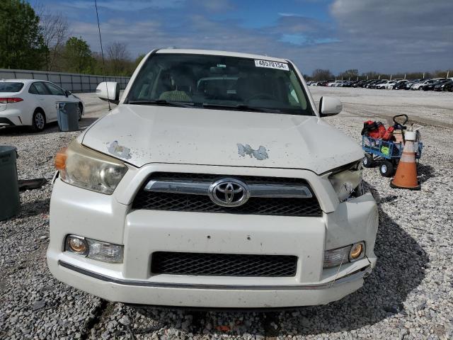 JTEZU5JR0B5024225 - 2011 TOYOTA 4RUNNER SR5 WHITE photo 5