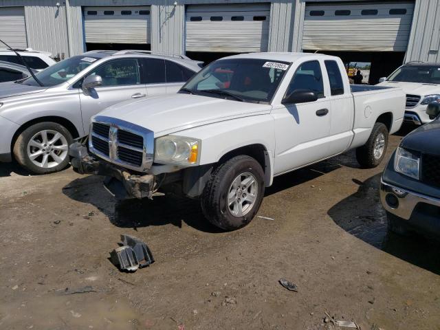 1D7HE42KX5S133098 - 2005 DODGE DAKOTA SLT WHITE photo 1