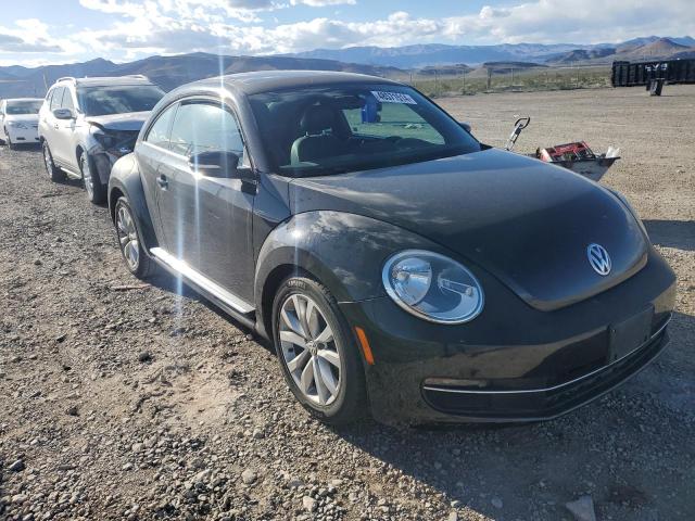 3VWJL7AT8DM626621 - 2013 VOLKSWAGEN BEETLE BLACK photo 4