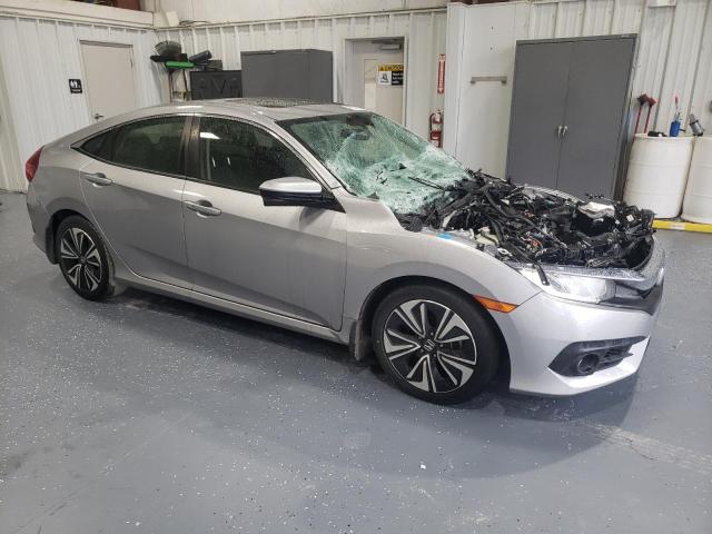 JHMFC1F33JX000980 - 2018 HONDA CIVIC EX SILVER photo 4