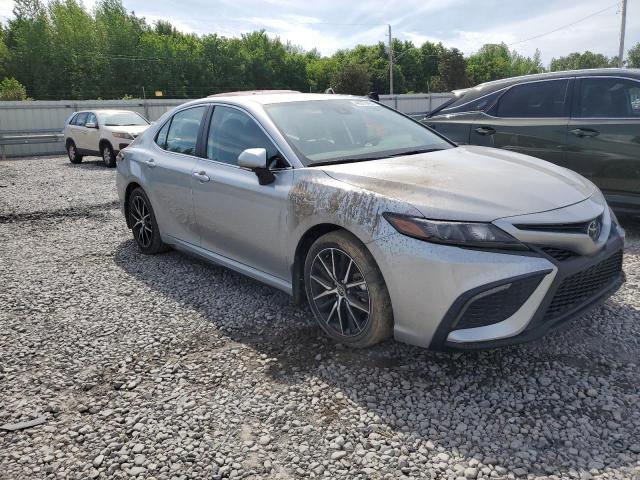 4T1G11AK2PU783550 - 2023 TOYOTA CAMRY SE NIGHT SHADE SILVER photo 4