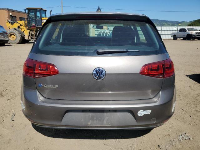 WVWKP7AU7GW903929 - 2016 VOLKSWAGEN E-GOLF SE GRAY photo 6