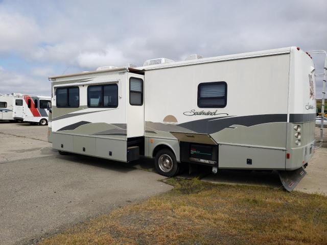 5B4MP67G523348399 - 2003 SOUT MOTORHOME W22 CREAM photo 3