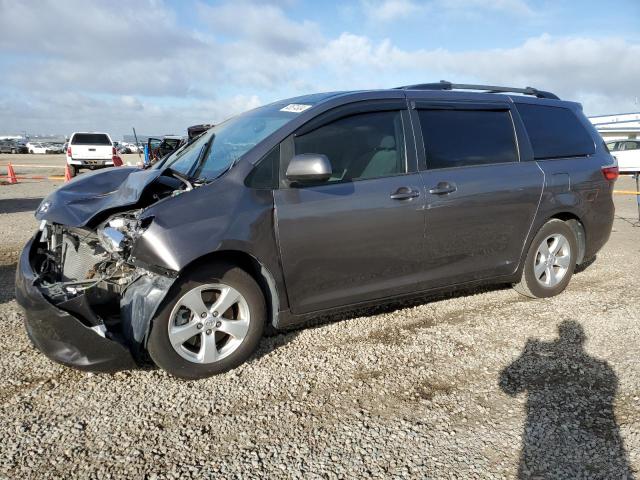 2017 TOYOTA SIENNA LE, 