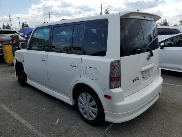 JTLKT324340140927 - 2004 TOYOTA SCION XB WHITE photo 2