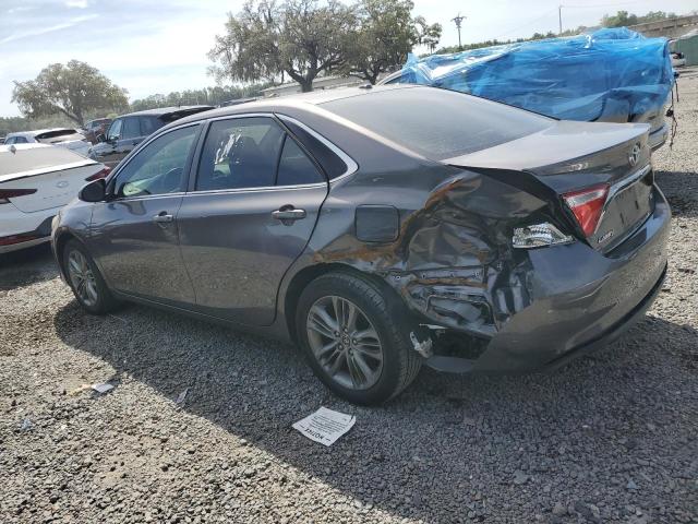 4T1BF1FK7GU528381 - 2016 TOYOTA CAMRY LE GRAY photo 2