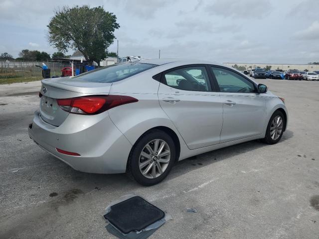 5NPDH4AE0GH659849 - 2016 HYUNDAI ELANTRA SE SILVER photo 3