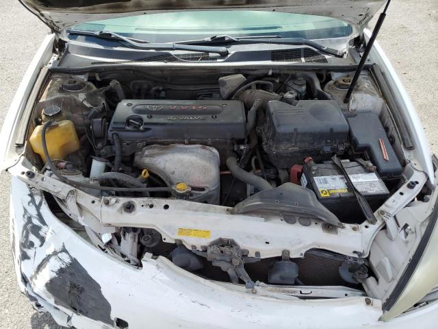 JTDBE32K030187982 - 2003 TOYOTA CAMRY LE WHITE photo 11