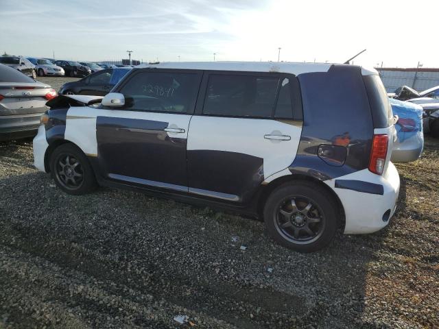 JTLZE4FE5B1130182 - 2011 TOYOTA SCION XB WHITE photo 2