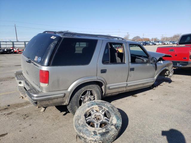 1GNDT13W1W2262922 - 1998 CHEVROLET BLAZER GRAY photo 3