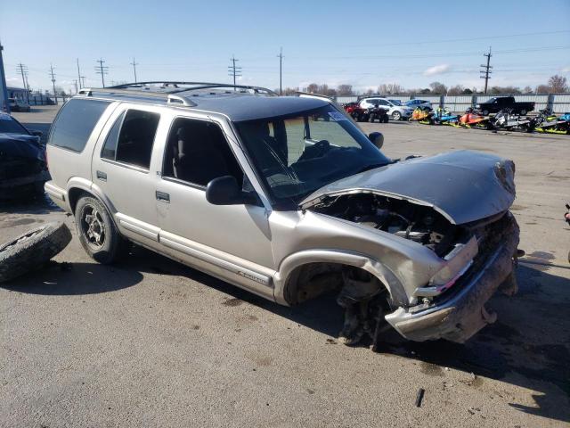 1GNDT13W1W2262922 - 1998 CHEVROLET BLAZER GRAY photo 4