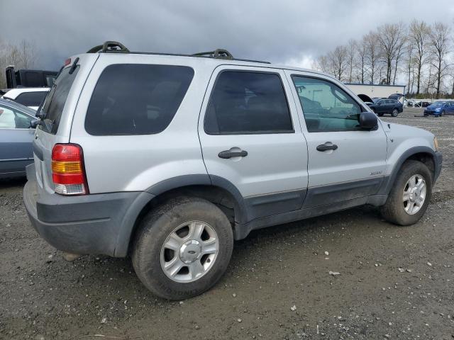 1FMYU04182KB52475 - 2002 FORD ESCAPE XLT SILVER photo 3