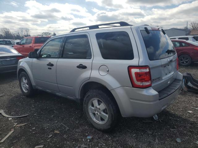 1FMCU0DG9BKA54117 - 2011 FORD ESCAPE XLT SILVER photo 2